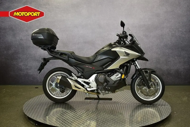 Honda NC750X (2017)