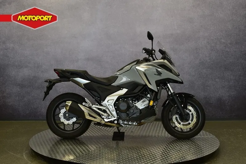 Honda NC750X (2024)