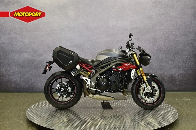 Triumph Speed TRIPLE R (2016)