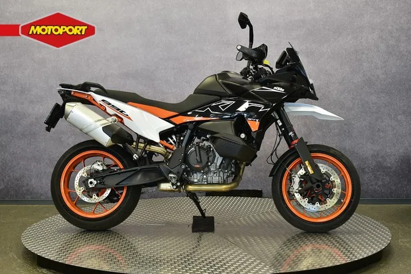KTM 890 SMT (2024)