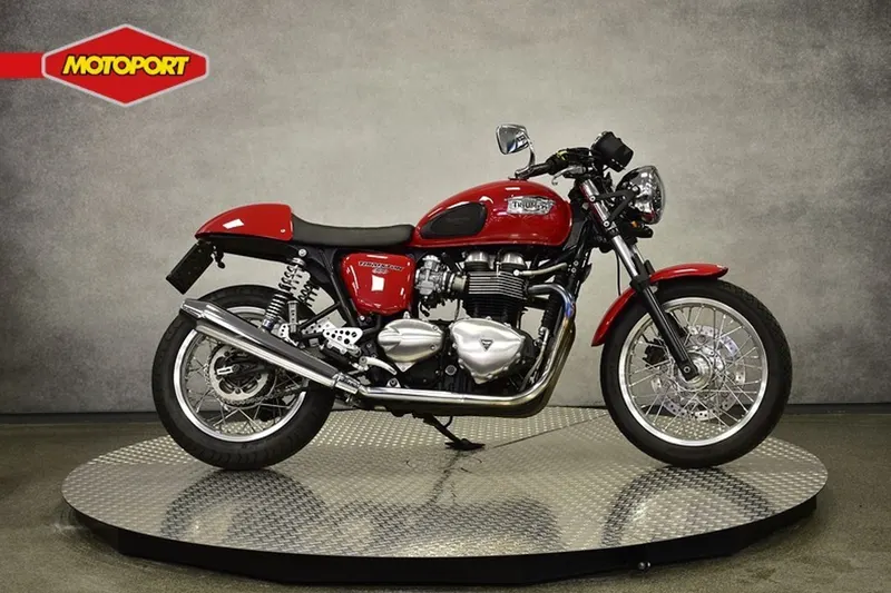 Triumph Thruxton 900 (2012)