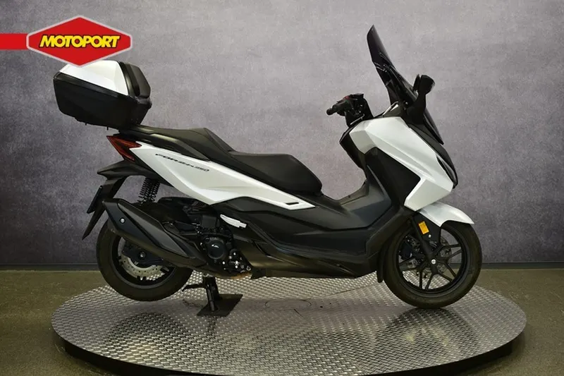 Honda Forza 350 (2025)