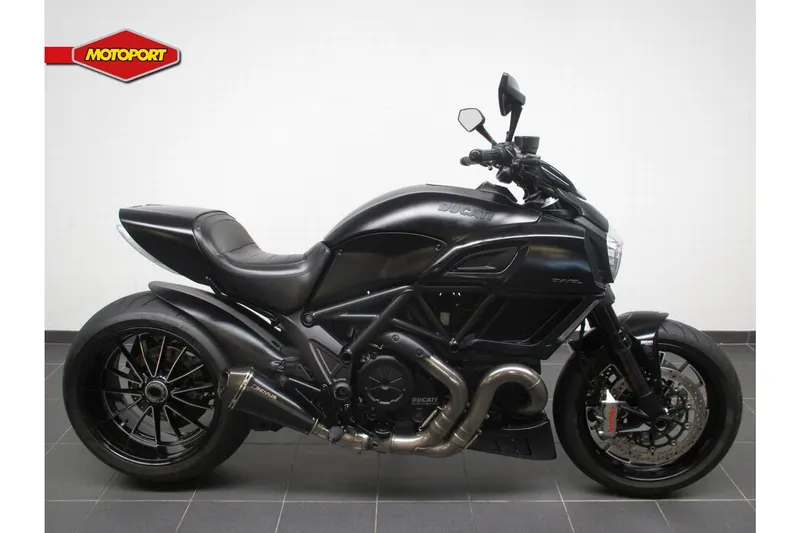 Ducati Diavel (2015)