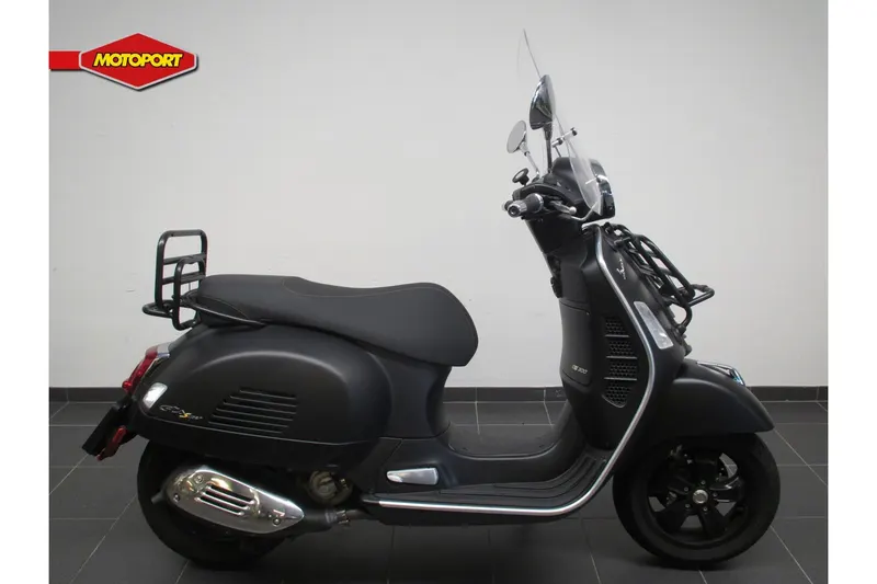 Vespa GTS 300 (2022)