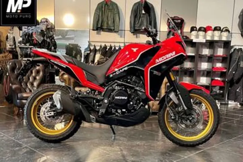Moto Morini X-Cape gold wheels (2025)