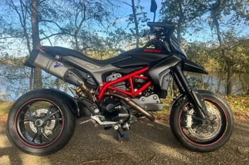Ducati Hypermotard 821 Vol met SP optie`s (2014)