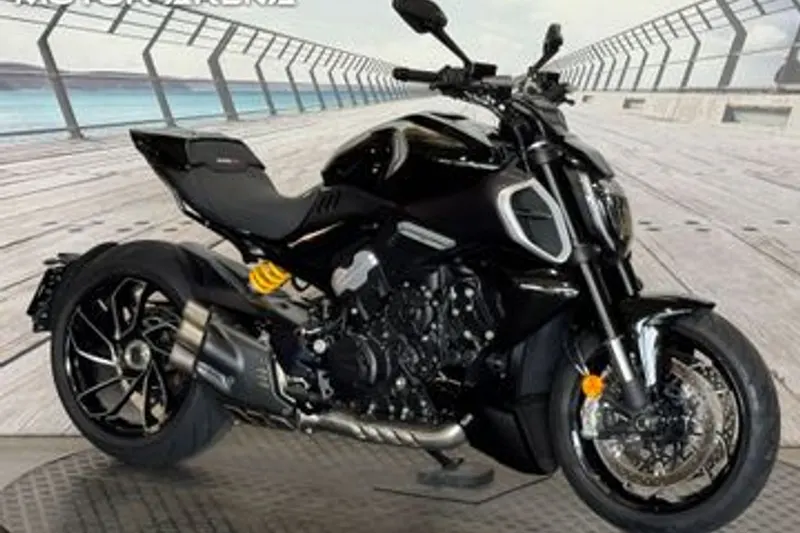 Ducati Diavel V4 (2023)