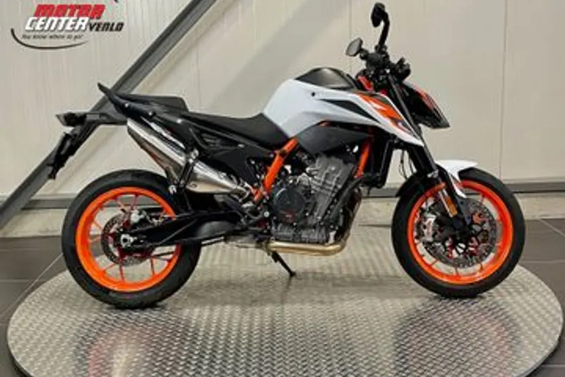 KTM 890 Duke (2021)