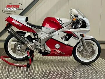 Yamaha FZR 400RR (1992) — foto 1