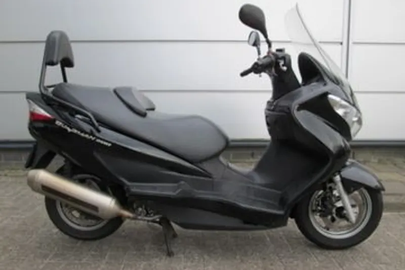 Suzuki UH 200 (2008)
