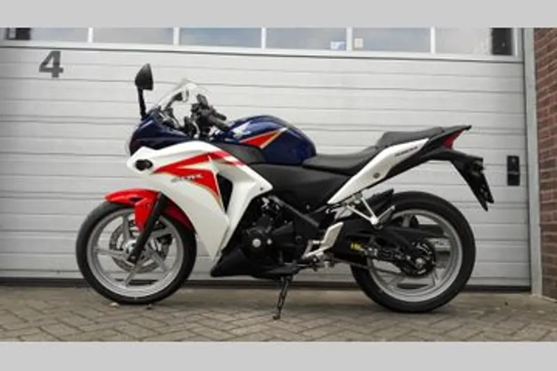 Honda CBR250R (2014)