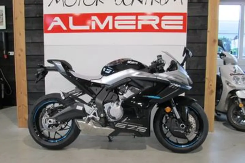 CFMoto 675SR-R (2026)