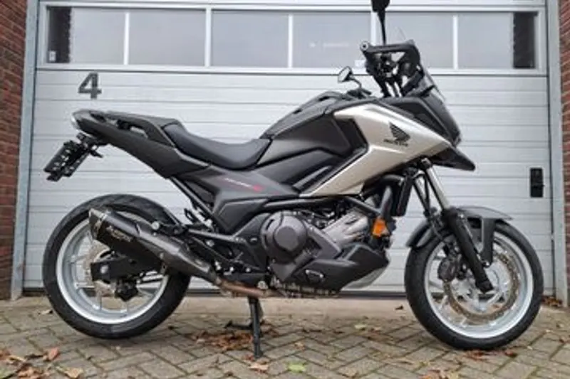 Honda NC750X (2017)