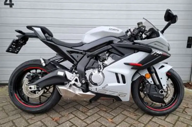 CFMoto 675SR-R (2026)