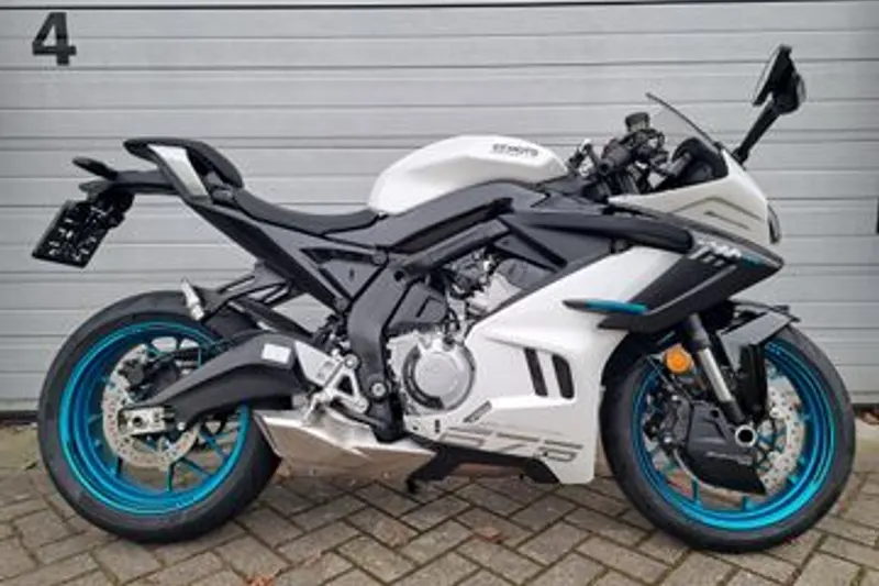 CFMoto 675SR-R (2026)
