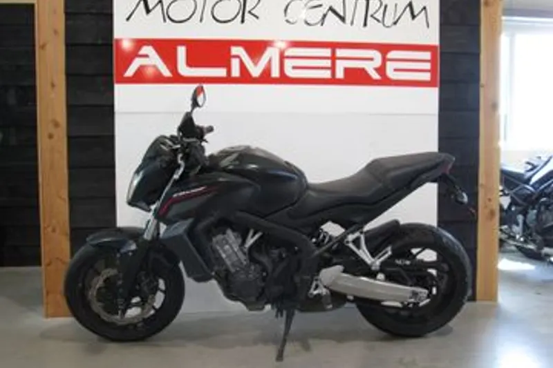 Honda CB650F (2016)