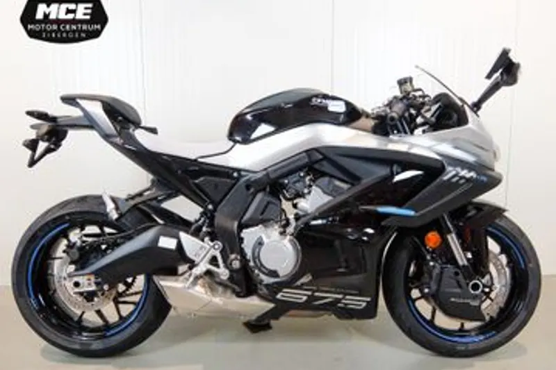 CFMoto 675SR-R (2026)