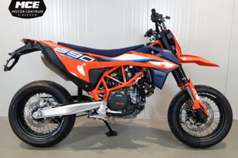 KTM 690 SMC (2026)