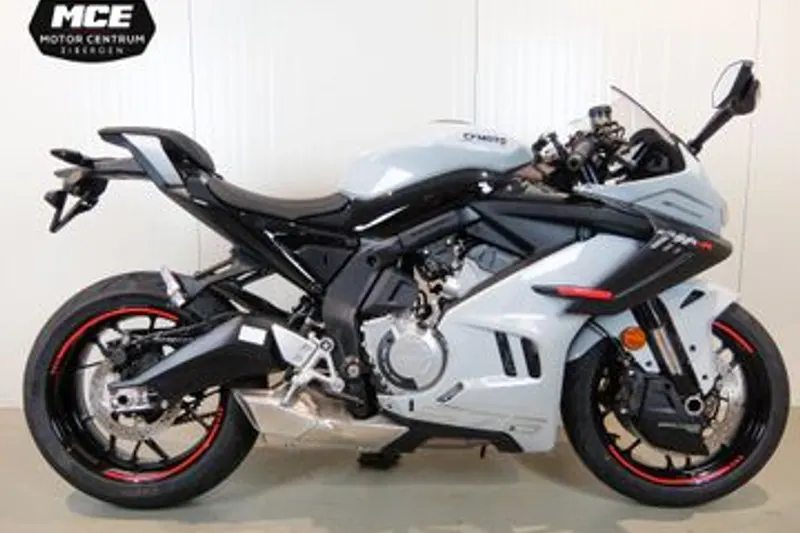 CFMoto 675SR-R (2025)