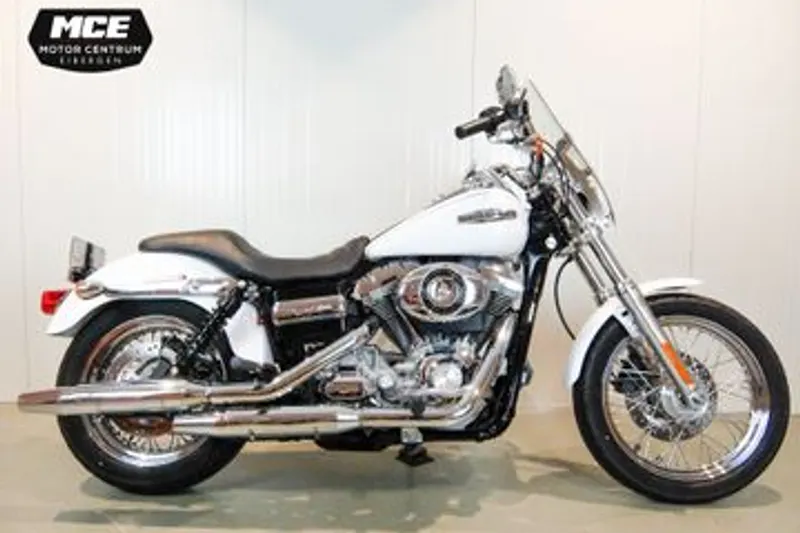 Harley-Davidson Super Glide Custom Fxdc (2006)