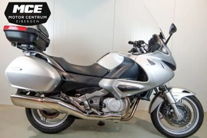 Honda NT 700 V Deauville (2012)