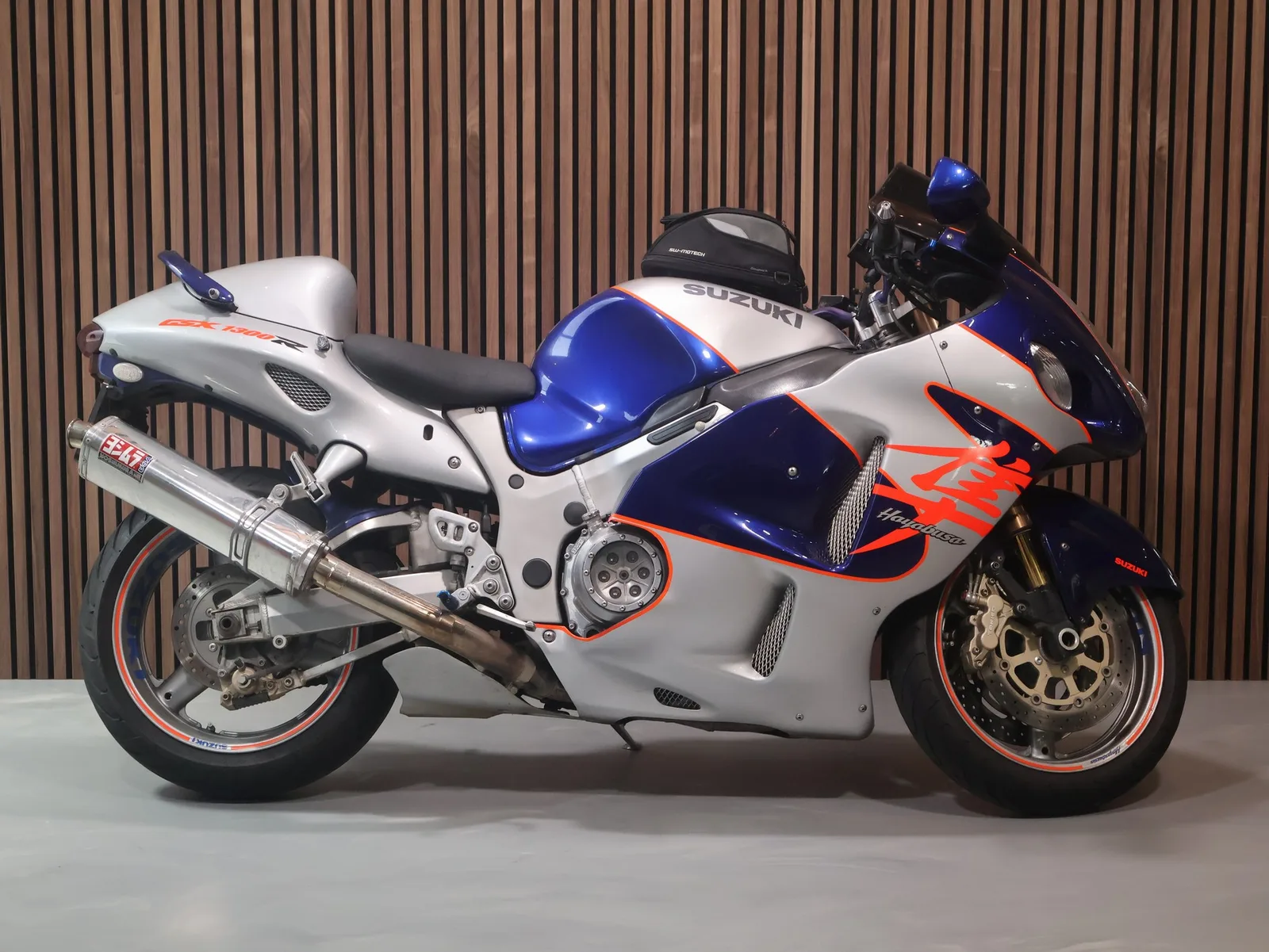 Suzuki GSX1300R (2001) — foto 1