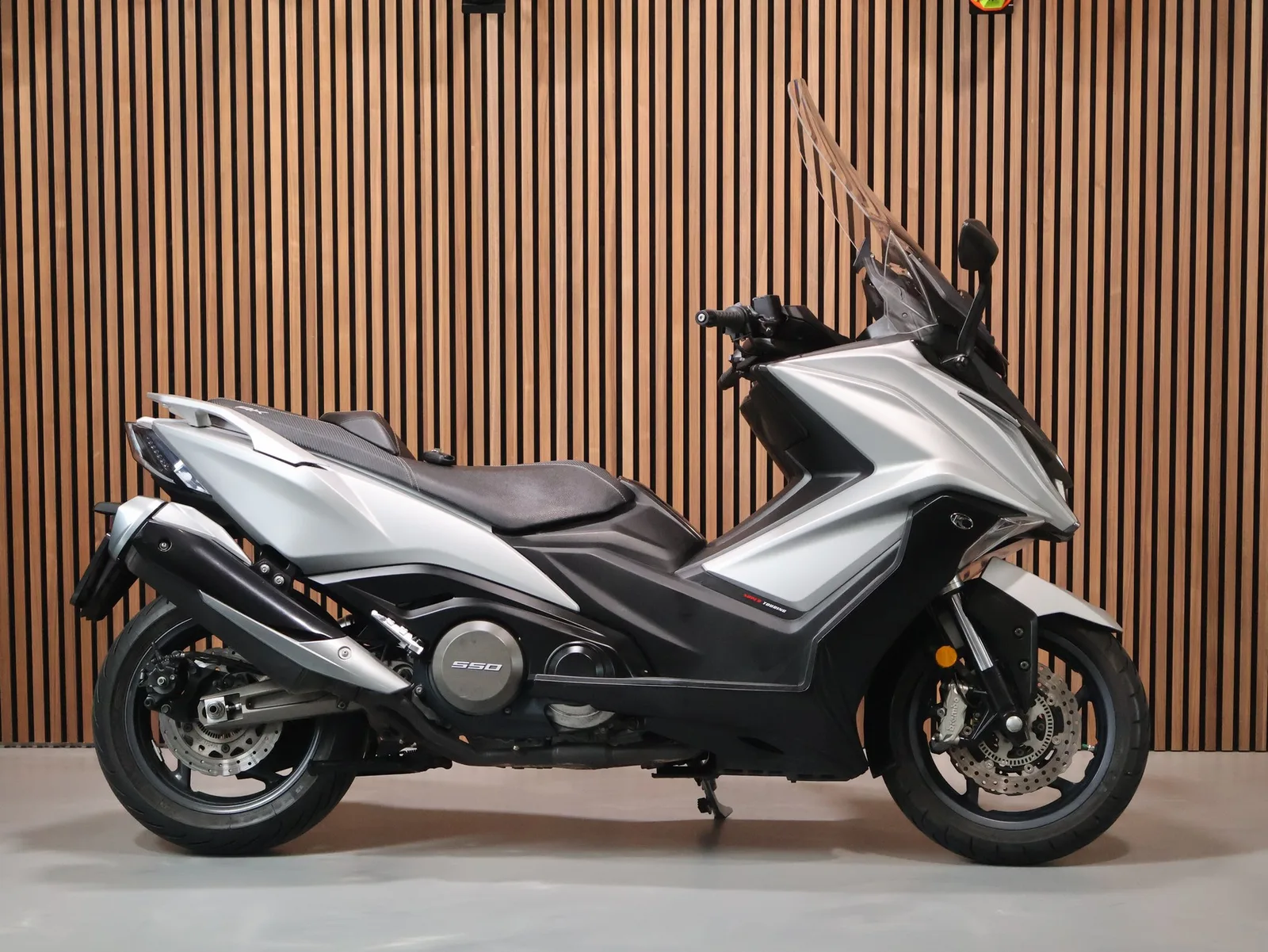Kymco AK 550 (2017) — foto 1