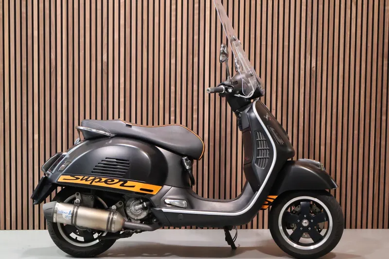 Vespa GTS 300 IE (2014)