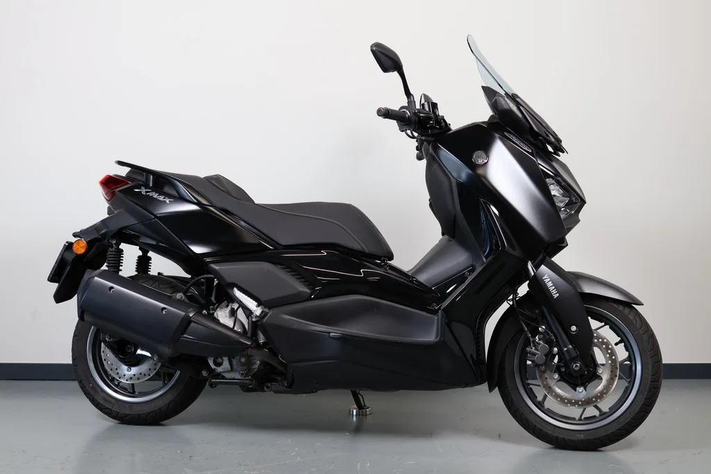 Yamaha Xmax 300 Tech MAX (2023) — foto 1