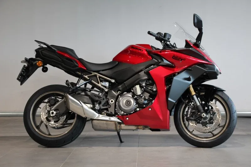Suzuki GSX-S1000GT (2025) — foto 1