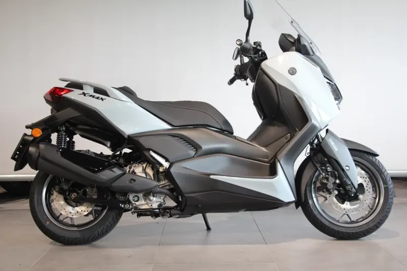 Yamaha X-MAX 300 (2025)