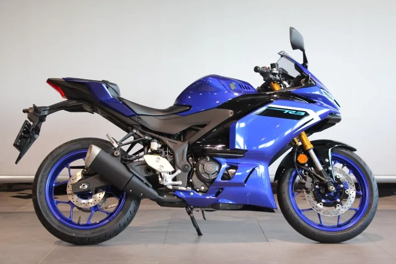 Yamaha YZF-R3 (2025) — foto 1