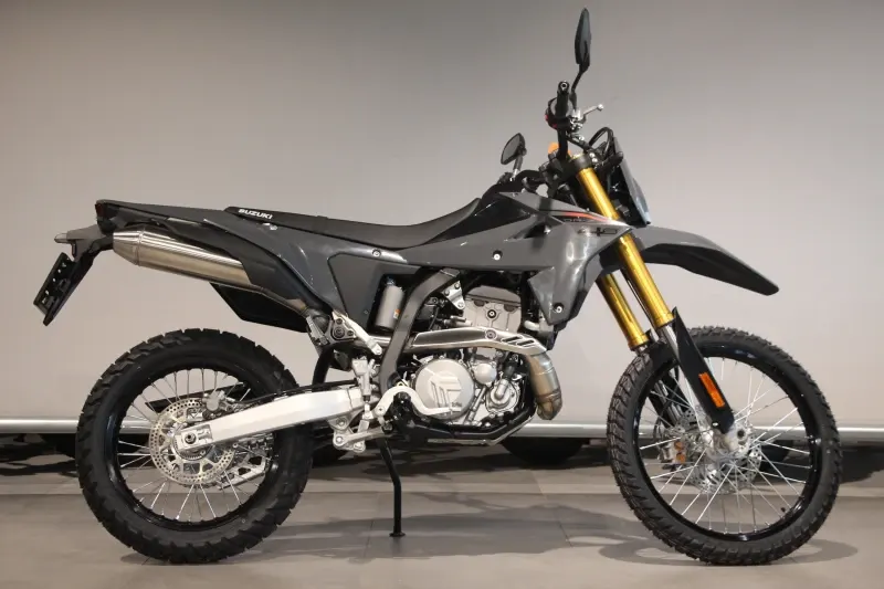 Suzuki DR Z4S (2026)