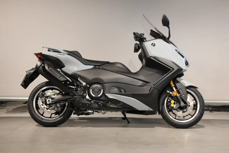 Yamaha T-MAX 560 TECH (2026) — foto 1
