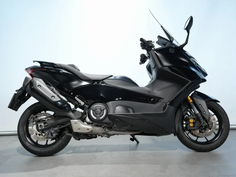 Yamaha Tmax 560 Tech MAX (2023) — foto 1
