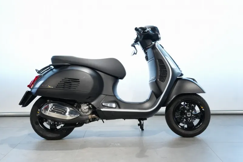 Vespa GTS 300 (2022)