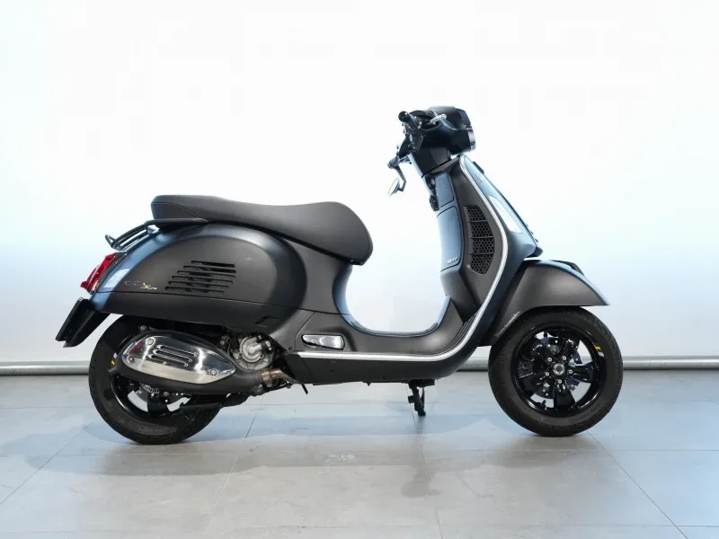 Vespa GTS 300 (2022) — foto 1