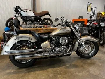 Yamaha XVS 1100 A Dragstar Classic (2004) — foto 1