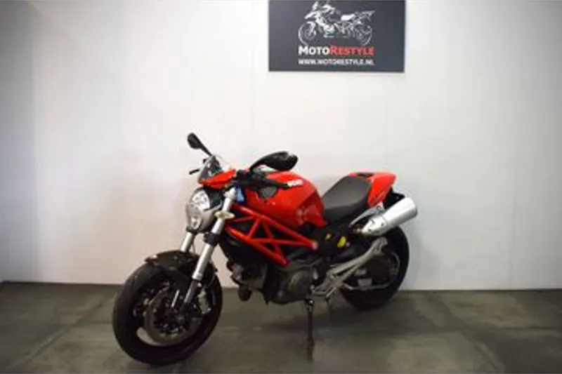 Ducati Monster 696 (2008)