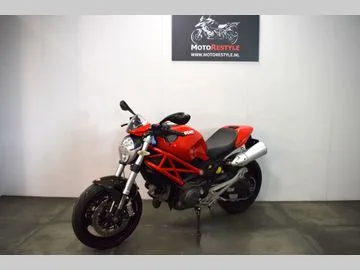 Ducati Monster 696 (2008) — foto 1