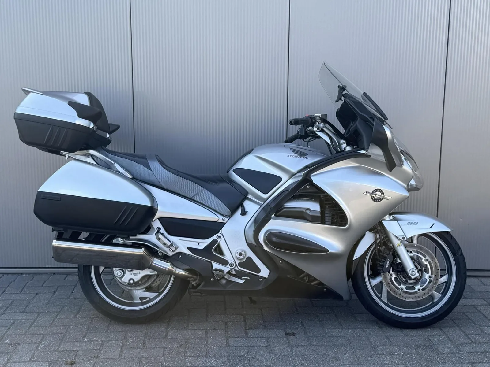 Honda ST 1300 (2004) — foto 1