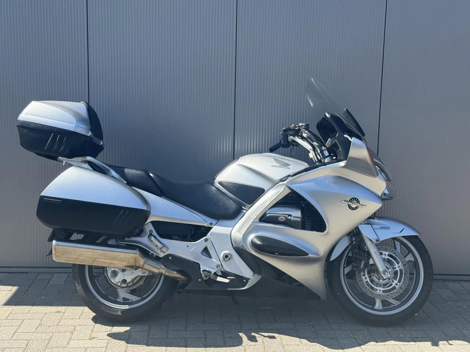 Honda ST 1300 (2004) — foto 1