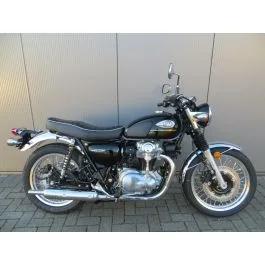 Kawasaki W800 (2025) — foto 1