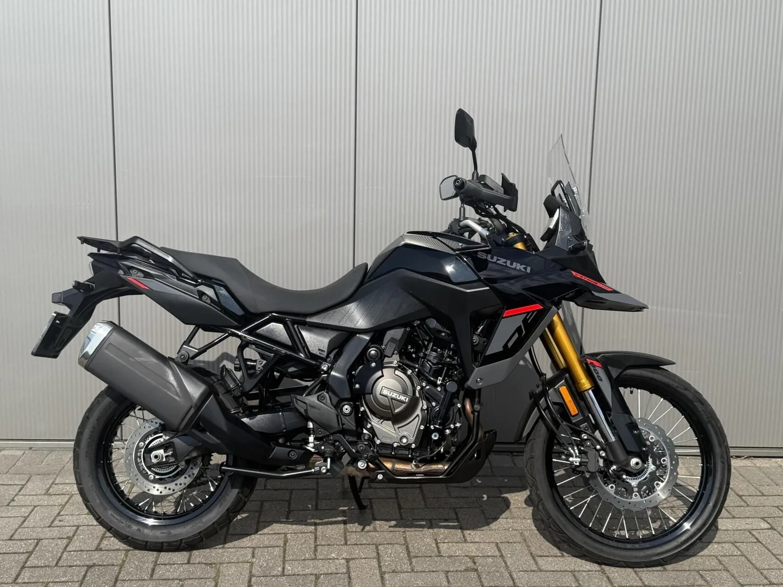 Suzuki 800 V-Strom DE (2025) — foto 1