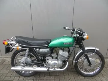 Suzuki GT 250 (0) — foto 1