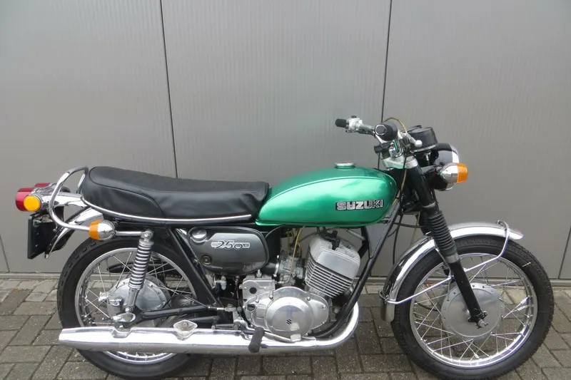 Suzuki GT 250 (0)