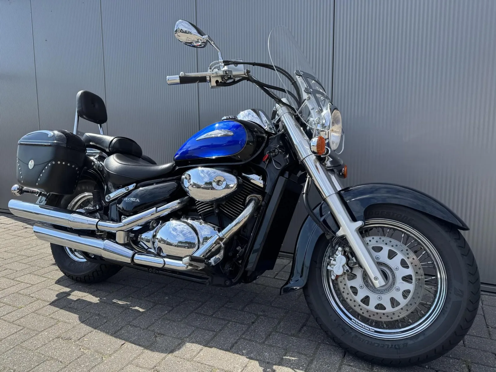 Suzuki VL 800 Intruder Volusia (2002) — foto 1
