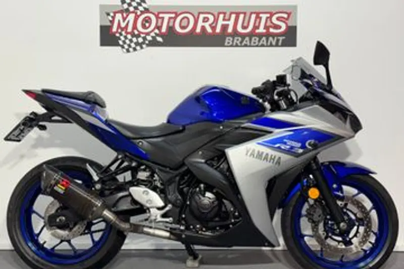 YAMAHA YZF R3 (2015)