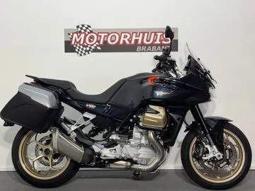 Moto Guzzi V100 Mandello (2024) — foto 1