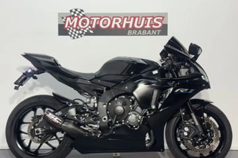 Yamaha YZF-R1 (2022)